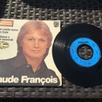 Acheter un disque vinyle à vendre Claude francois Une petite larme m’a trahi / si douce à mon souvenir